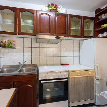 アパート Opacak セルツェ