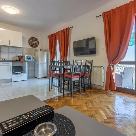 Opacak Apartman Selce